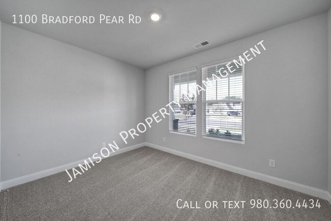 Photo - 1100 Bradford Pear Rd