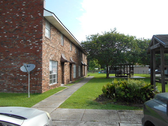 Exterior - 202 Concord St Townhome