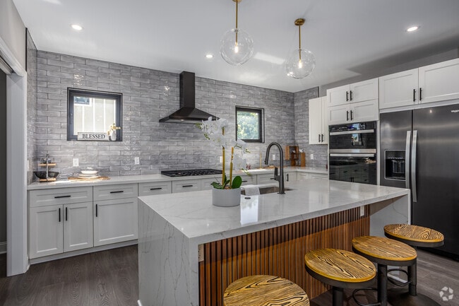 3BR, 3.5BA - 1,800SF - Kitchen