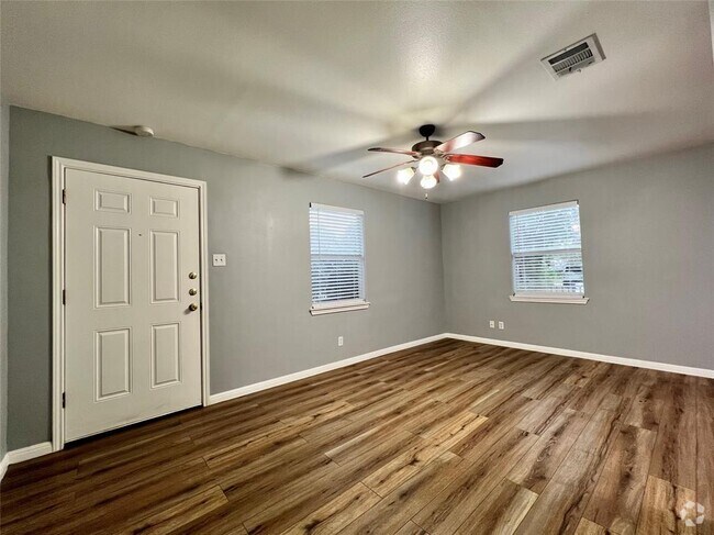 Building Photo - 408 Radam Ln Rental