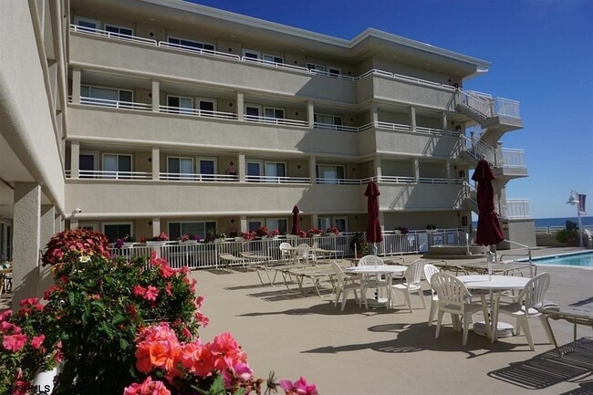 Photo - 5300 Boardwalk Unit 102