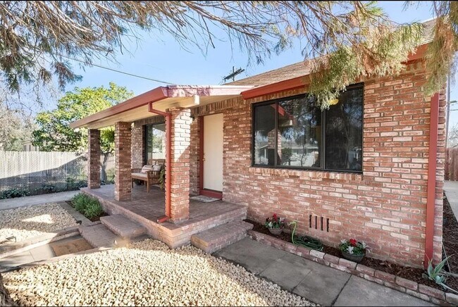 Photo - 1549 Virginia Ave