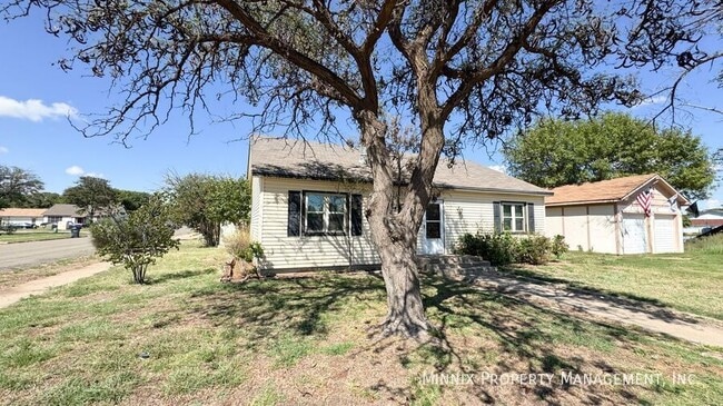 Photo - 2504 94th St