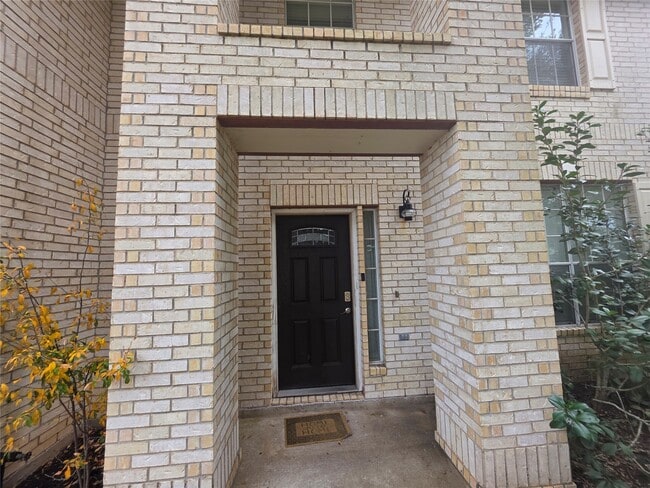 Photo - 2715 Riverhollow Ln