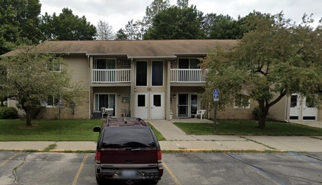 Photo - 125 W Harrington Rd