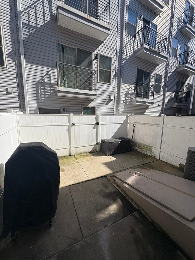 Photo - 811 N 15th St