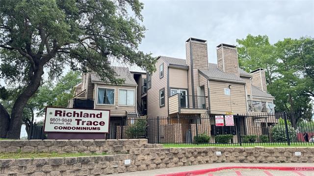 Building Photo - 9833 Walnut St Unit 201