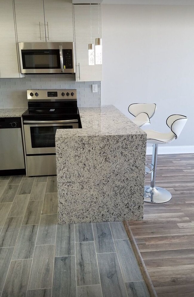 Photo - 5455 N Sheridan Rd