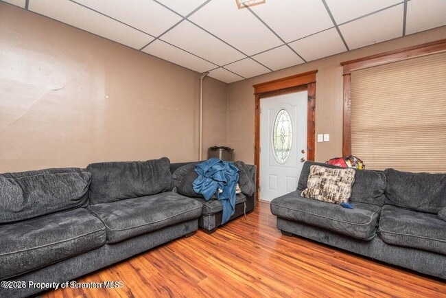 Photo - 945 William St