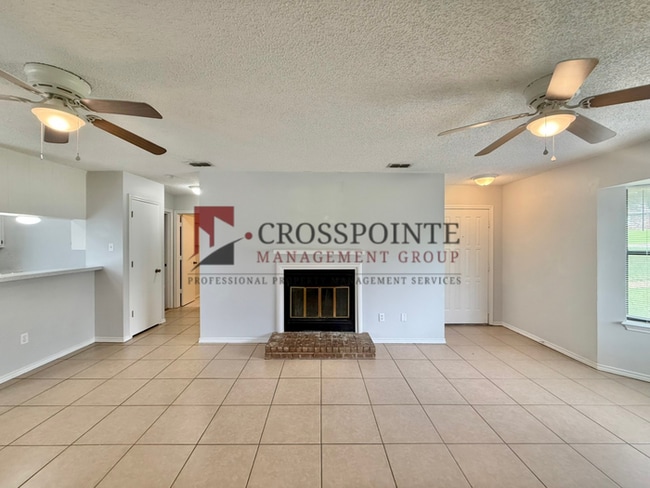 Photo - Charming 2 Bed, 1 Bath Duplex!