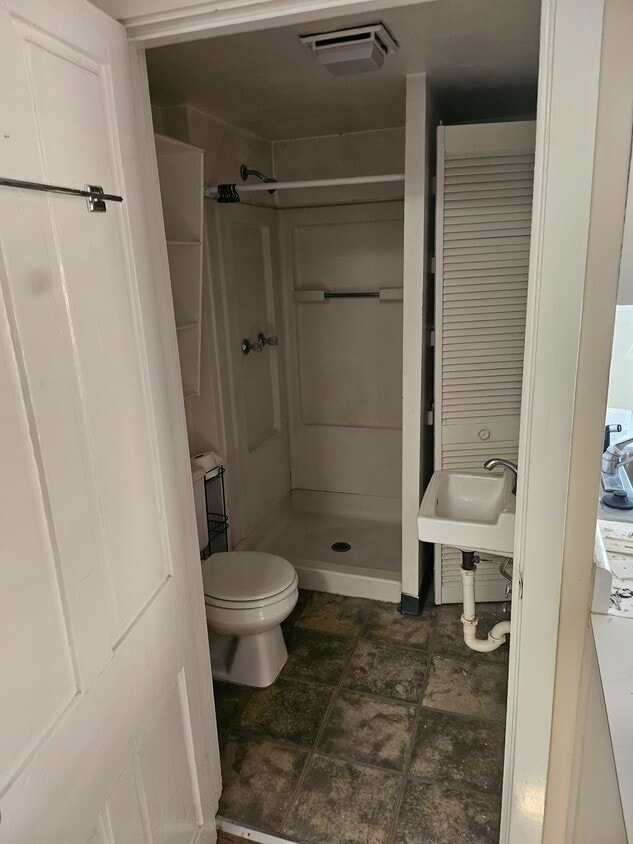 Photo - 936 Hatch St (Cincinnati, OH)