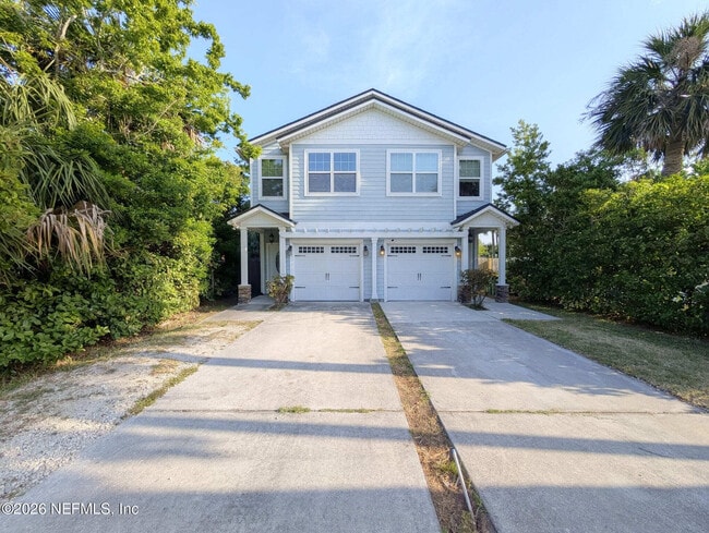 Photo - 629 2nd St S