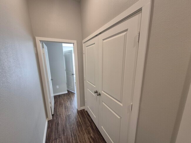 Photo - 2122 N Jayton Ave