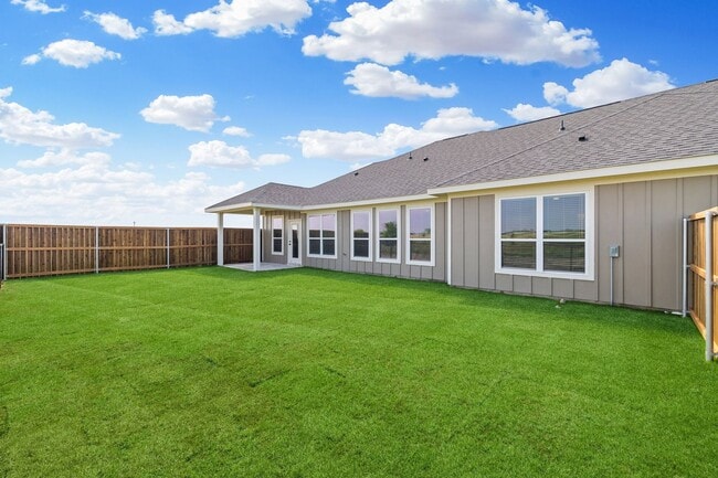 Photo - AVAILABLE NOW! NEW LUXURIOUS DUPLEX LOCATED ON 1-ACRE LOT IN MIDLOTHIAN, TX!
