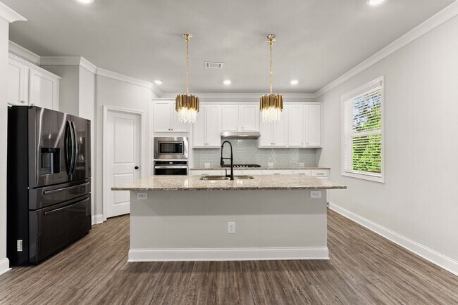 Photo - 4656 Silver Oak Dr SW