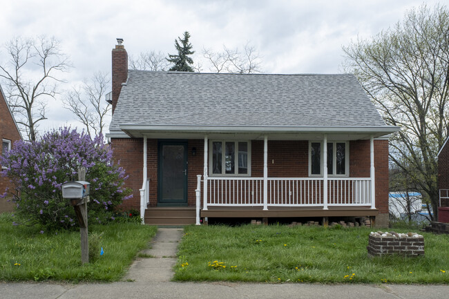 Photo - 713 Overhill Dr House