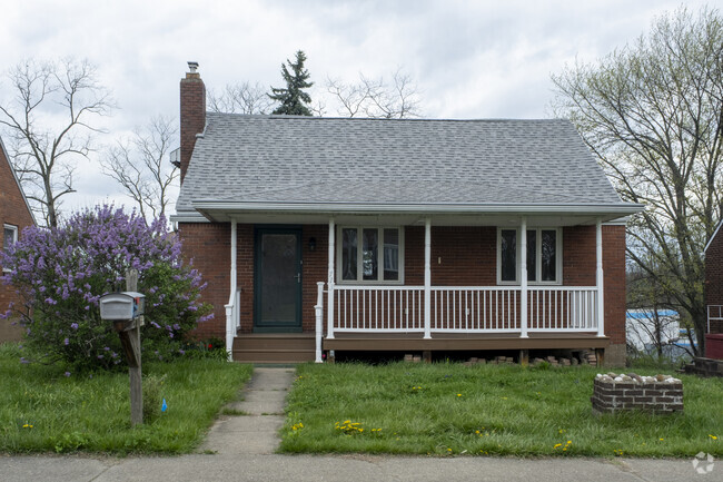 Building Photo - 713 Overhill Dr Rental
