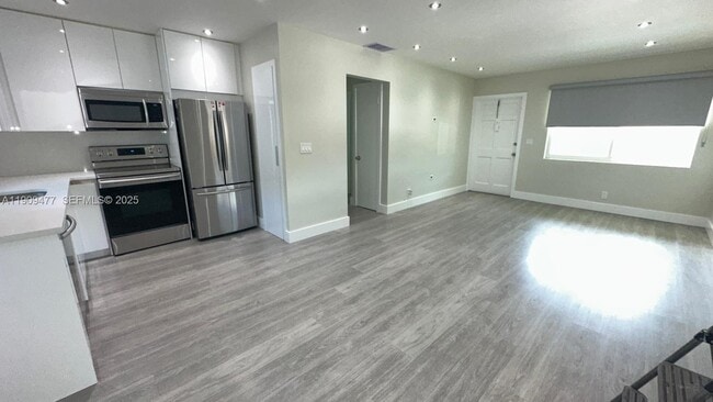 Building Photo - 2312 Van Buren St Unit 1