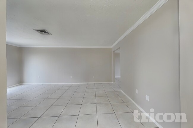 Photo - 8105 Longbay Blvd