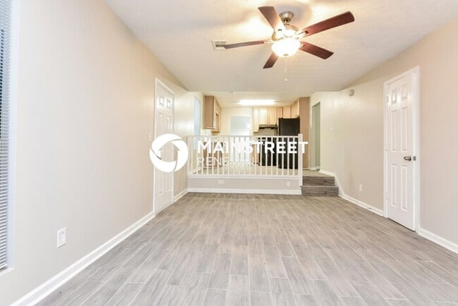 Photo - 3 Bedroom Pet-Friendly Home in Lithonia, GA with Main Street Renewal