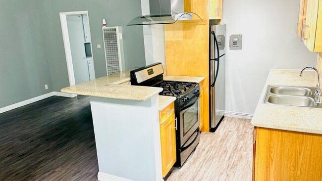 Photo - 12811 Caswell Ave Unidad 4