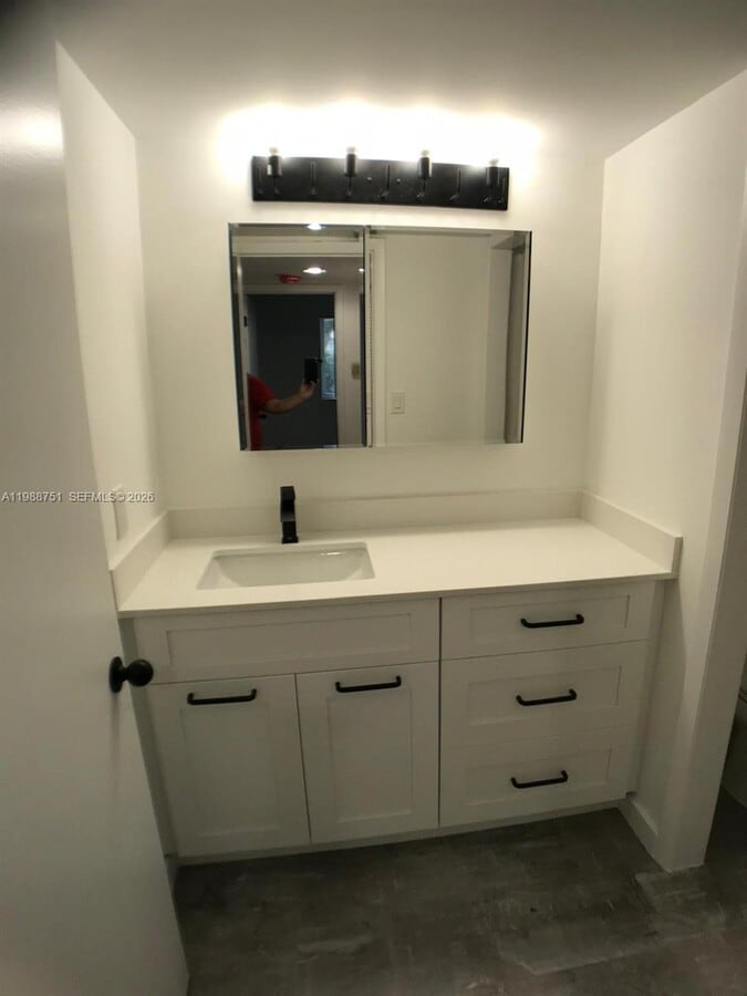 Photo - 751 N Pine Island Rd Unidad 211