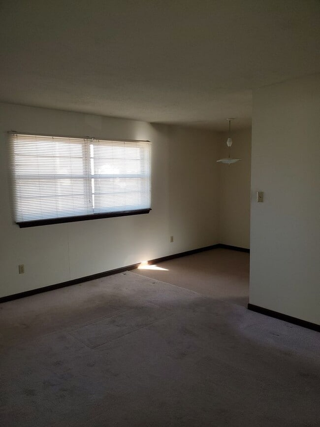 802 Demaret Dr Unit 802 Demaret -C