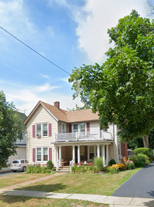 Building Photo - 245 Union St Unit 3