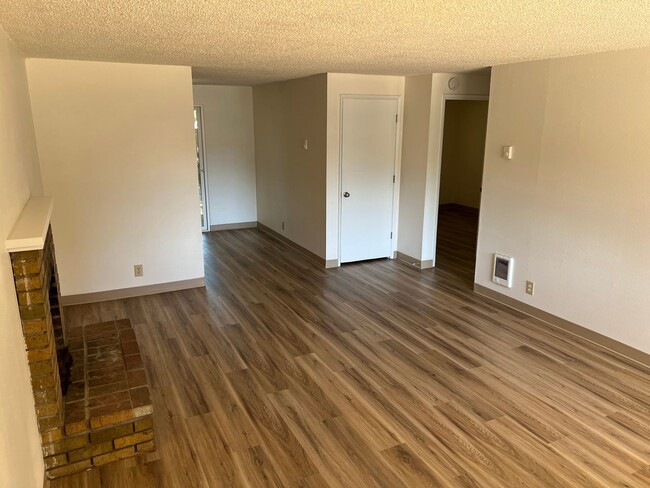 Photo - 2 Bedroom 1 Bathroom Duplex in Springfield Unit 430 S 51st Pl
