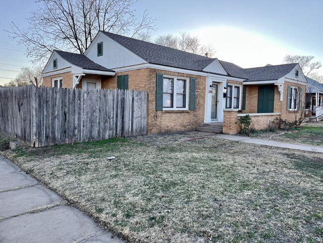 Photo - 2201 28th St