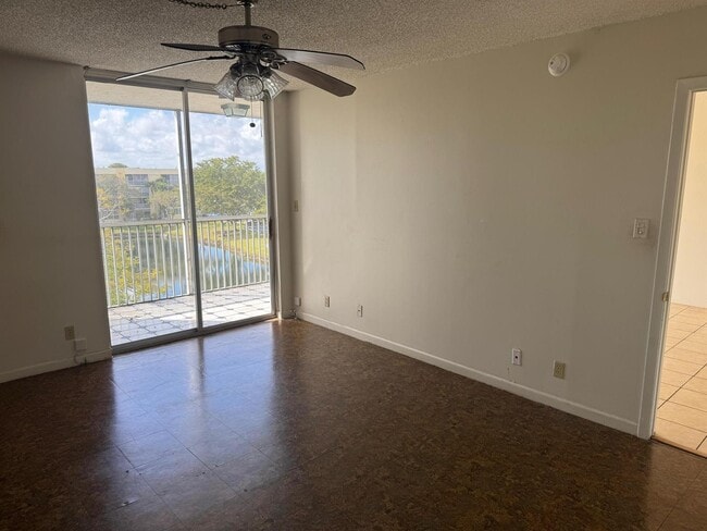 Building Photo - 3141 NW 47th Ter Unit 430