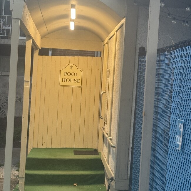 Photo - 2220 E Murray Holladay Rd