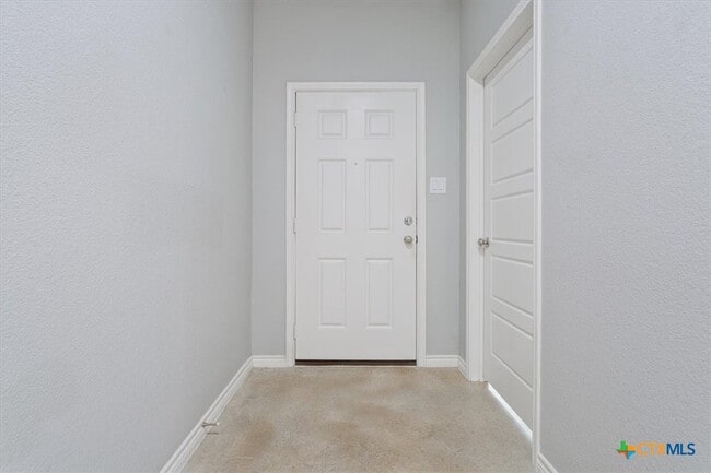 Photo - 1468 Dryden Ave
