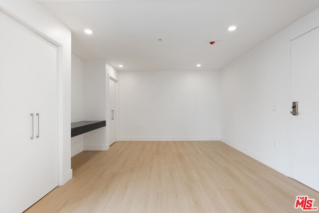 Photo - 8561 Belmont St Unidad 3