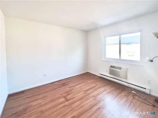 Photo - 737 Cove Rd Unidad A2