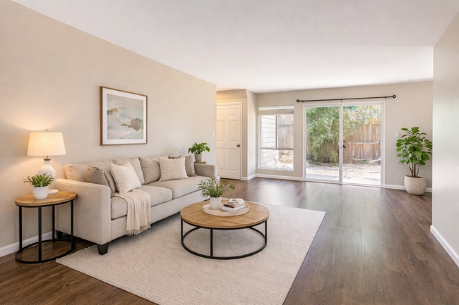 Photo - 7 Bed 3 Bath House on Tipton- Great for Big Groups!!