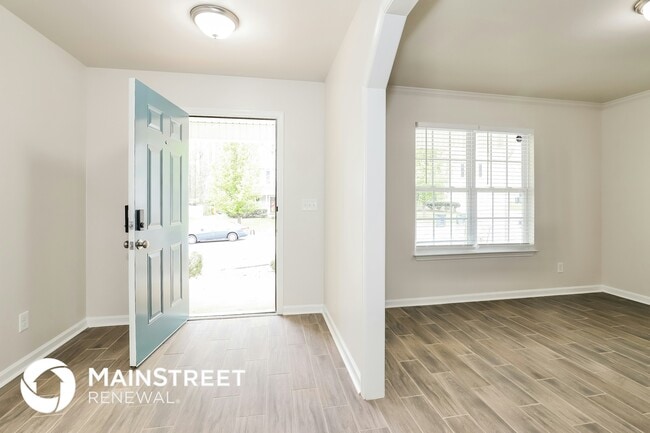 Photo - 1833 Chapel Brook Way