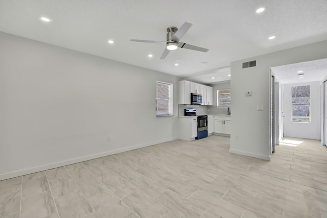 Photo - 10931 W Tidewater Cir Unidad 10981