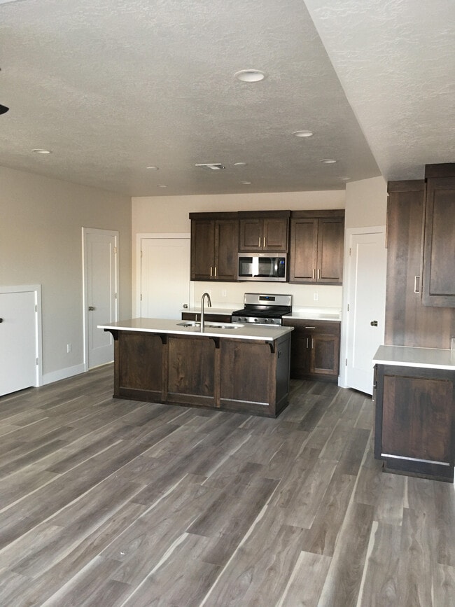 Photo - 831 S Black Alder Dr