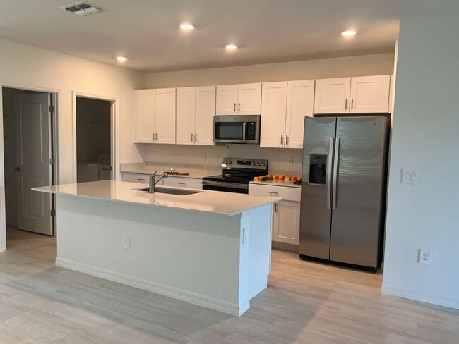 Photo - 17476 Happytrails St