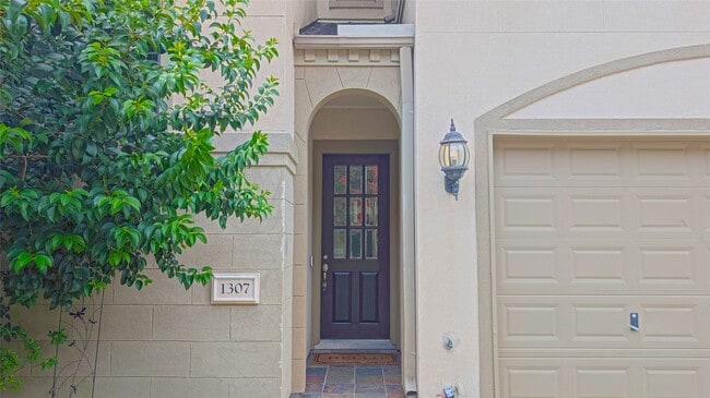Photo - 1307 Riverine Ct