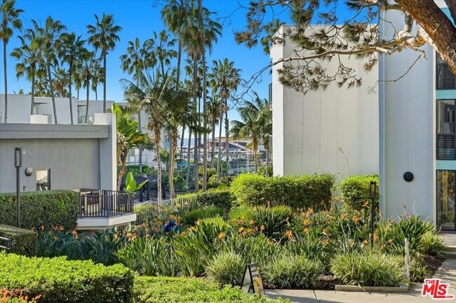 Photo - 240 The Village Unidad 210