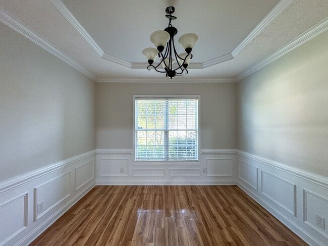 Photo - 2423 Kimbolton Drive