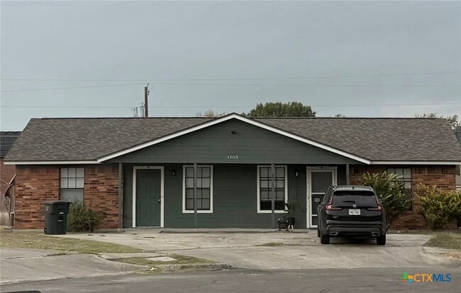 Building Photo - 4800 Cedarhill Cir Unit A