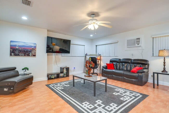 Photo - 3960 NW 189th Terrace Unidad SI ID1307498P