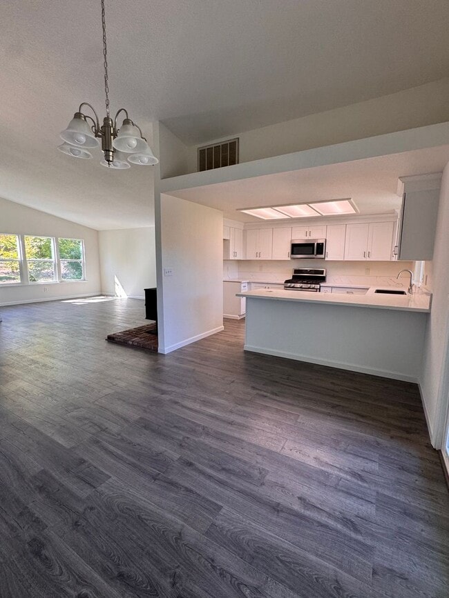 Building Photo - 11318 Torrey Pines Dr