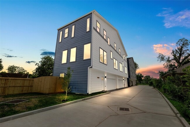 Building Photo - 947 Green Meadow Ln Rental