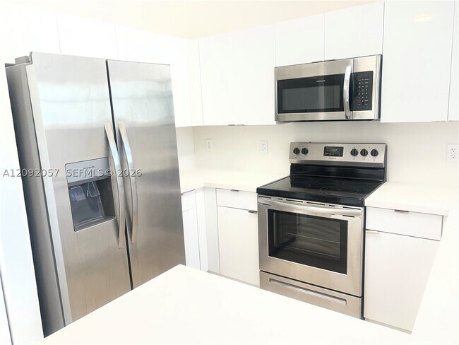 372 NE 26th Pl Unit 201