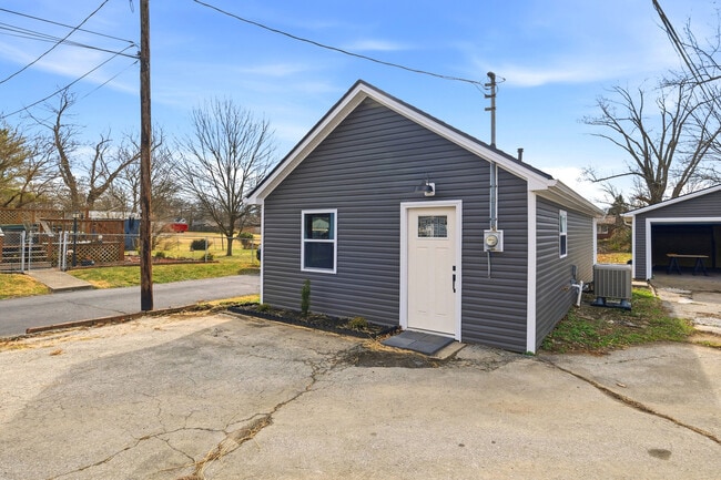 Building Photo - 1785 McDonald Ln