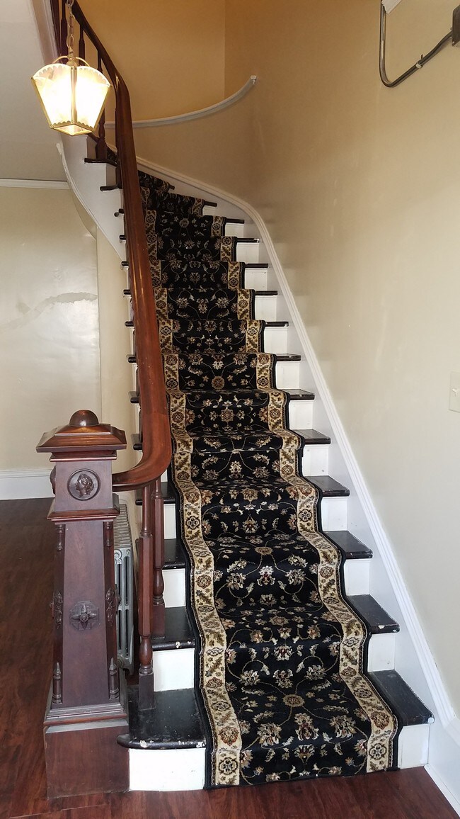 Beautiful Front Entrance Staircase!
